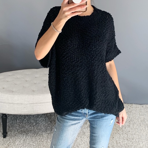 mysisterskloset Tops - HONEYCOMB in Black